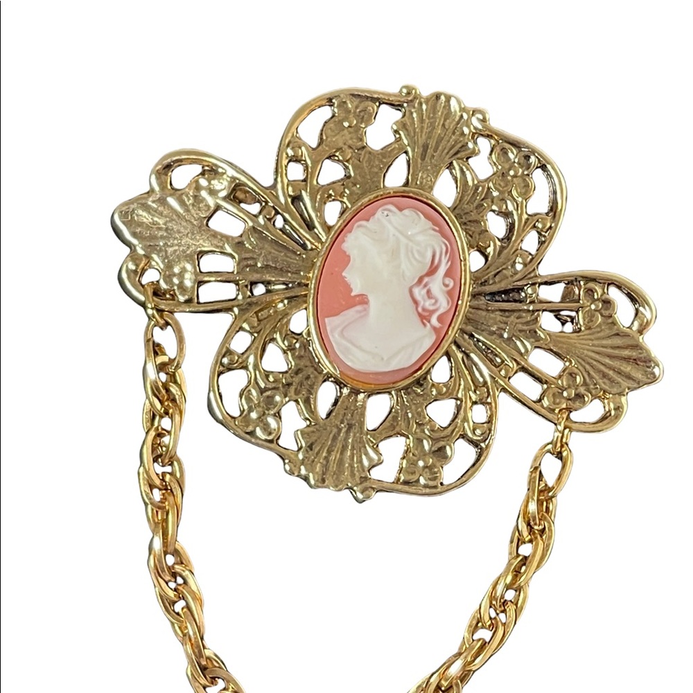 Vintage 1980s Victorian style  Cameo brooch - Picture 2 of 5